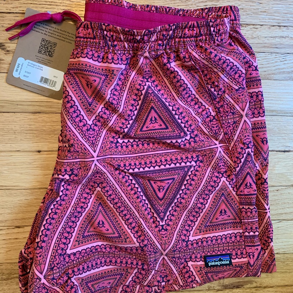 Patagonia women’s baggies NWT